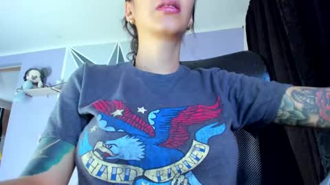 Snapshot of barbiecumhott chatting on 02.28.25 barbiecumhott online show from 02.28.25