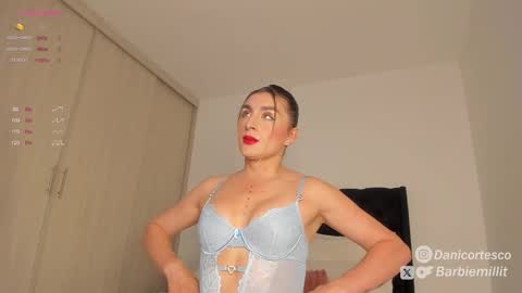 Snapshot of barbiemillit chatting on 10.11.25 barbiemillit online show from 10.11.25