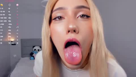 Snapshot of barbimia chatting on 05.19.26 Mia online show from 05.19.26