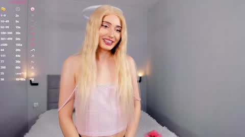 Snapshot of barbimia chatting on 05.30.26 Mia online show from 05.30.26