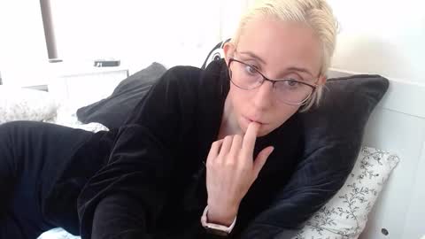 Lena online show from 09.11.25