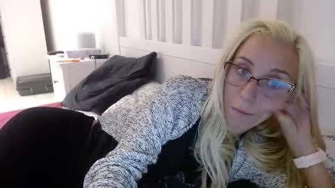 Lena online show from 09.14.25