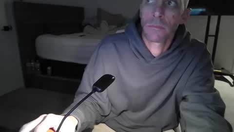 Snapshot of barryblackgun chatting on 12.27.24 barryblackgun online show from 12.27.24