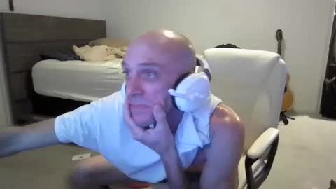 Snapshot of barryblackgun chatting on 03.02.25 barryblackgun online show from 03.02.25