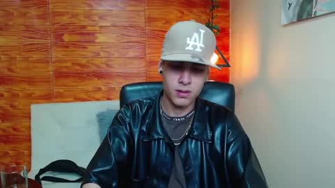 Snapshot of bastiaan_28 chatting on 01.05.25 Bastian online show from 01.05.25