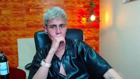 Snapshot of bastiaan_28 chatting on 01.05.25 Bastian online show from 01.05.25