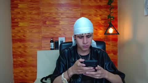 Snapshot of bastiaan_28 chatting on 01.14.25 Bastian online show from 01.14.25