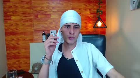 Snapshot of bastiaan_28 chatting on 01.15.25 Bastian online show from 01.15.25