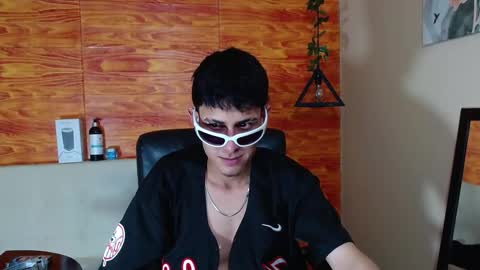 Snapshot of bastiaan_28 chatting on 02.12.25 Bastian online show from 02.12.25