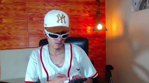 Snapshot of bastiaan_28 chatting on 02.20.25 Bastian online show from 02.20.25