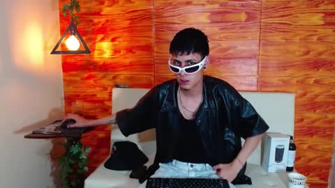 Snapshot of bastiaan_28 chatting on 03.11.25 Bastian online show from 03.11.25