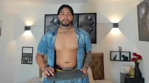 bastian_jones1 online show from 10.05.25