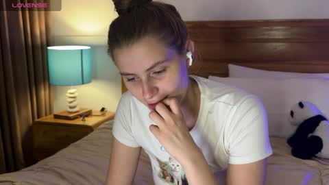 Snapshot of batewithkate chatting on 06.02.26 Katrin online show from 06.02.26