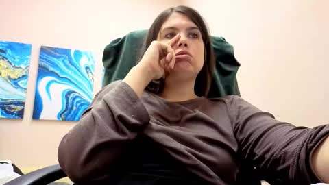 Snapshot of battymoll chatting on 10.05.25 battymoll online show from 10.05.25