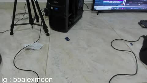 alex independent model   ig bbalexmoon online show from 12.14.24