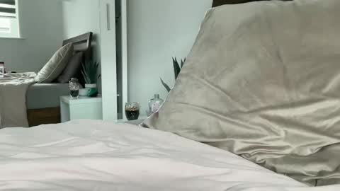 bbclondon9 online show from 10.17.25