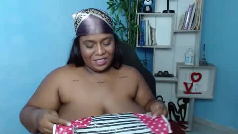 Snapshot of bbw_charlote chatting on 02.15.25 Charlote online show from 02.15.25