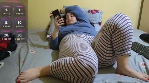 Snapshot of bbw_milf_4u chatting on 02.25.25 Emma online show from 02.25.25