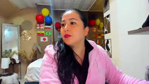 Snapshot of bbwluxurymuse chatting on 06.17.26 bbwluxurymuse online show from 06.17.26