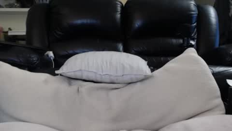 Julie online show from 12.01.25