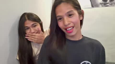 Snapshot of bbygrlamerah chatting on 05.13.26 SEXY TRIO online show from 05.13.26