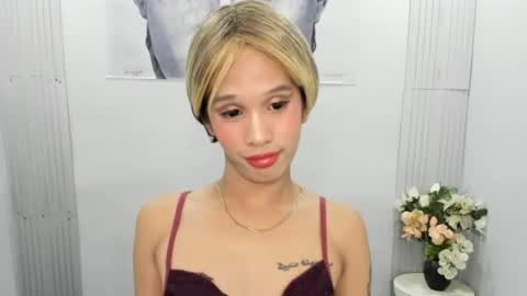 Snapshot of bbygrlamerah chatting on 06.14.26 SEXY TRIO online show from 06.14.26