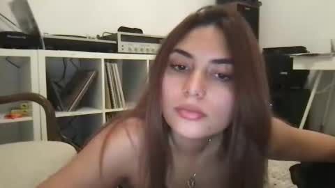 Snapshot of bbypiamia chatting on 10.26.25 bbypiamia online show from 10.26.25
