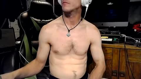 bchillin28 online show from 05.14.26