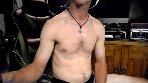 bchillin28 online show from 06.13.26