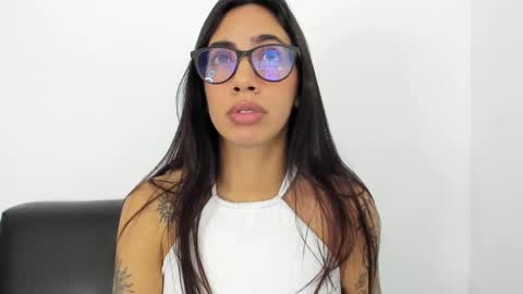 daniela villamizar online show from 12.10.24