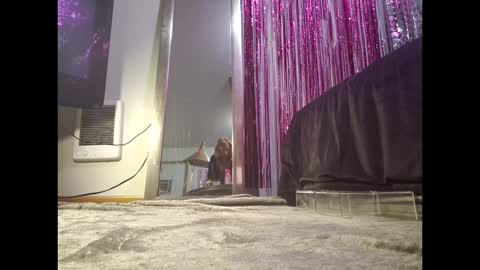 Snapshot of bdemi chatting on 10.10.25 Bdemi online show from 10.10.25