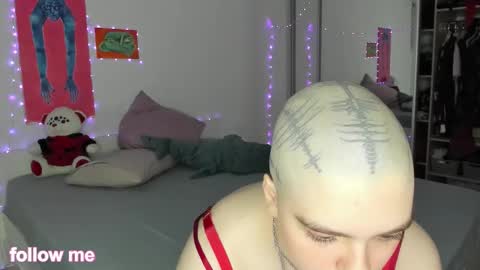 Snapshot of be_lek chatting on 10.19.25 Enigma online show from 10.19.25