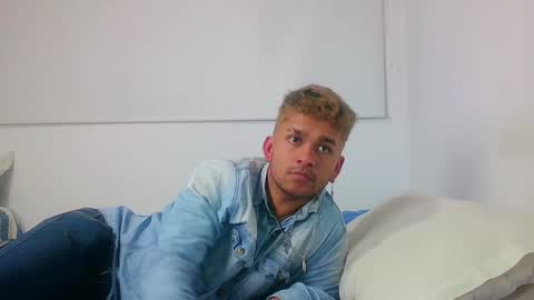 Sara  Juan online show from 12.26.24