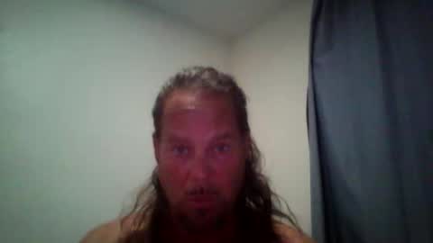 Snapshot of beachmonty chatting on 04.15.26 beachmonty online show from 04.15.26