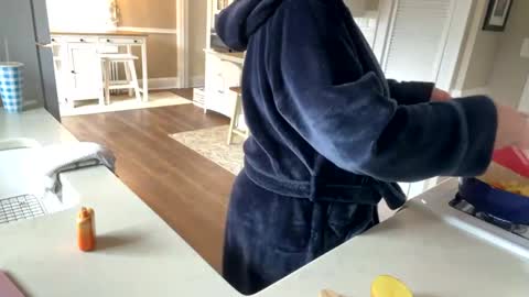 Snapshot of beachymilf chatting on 02.27.25 BeachyMILF online show from 02.27.25
