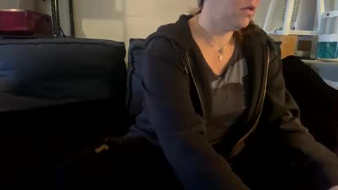 Snapshot of beachymilf chatting on 03.02.25 BeachyMILF online show from 03.02.25