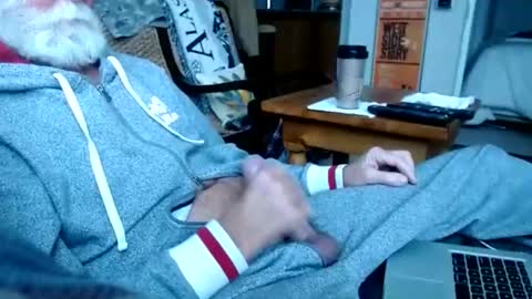 Snapshot of beardbushy chatting on 12.27.24 beardbushy online show from 12.27.24