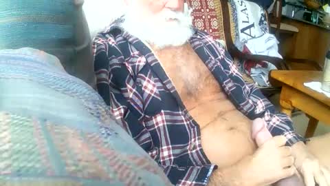 Snapshot of beardbushy chatting on 02.27.25 beardbushy online show from 02.27.25