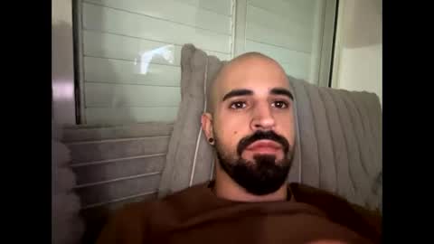 Snapshot of beardedbaldy_09 chatting on 10.05.25 Ask me online show from 10.05.25
