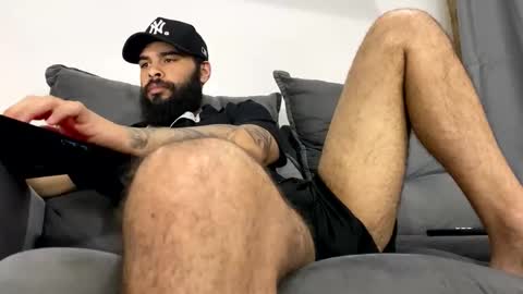 Snapshot of beardmax chatting on 09.09.25 Min online show from 09.09.25