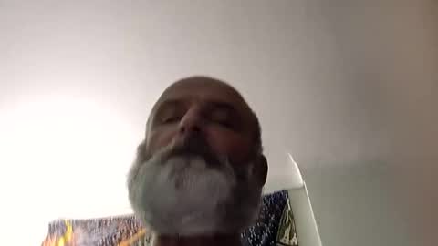 Snapshot of bearneked chatting on 01.29.25 bearneked online show from 01.29.25