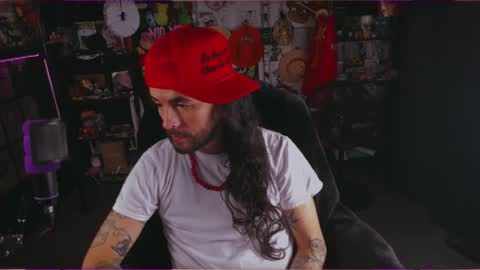 Snapshot of beastbxy chatting on 09.18.25 beast bxy online show from 09.18.25