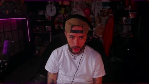 Snapshot of beastbxy chatting on 09.26.25 beast bxy online show from 09.26.25