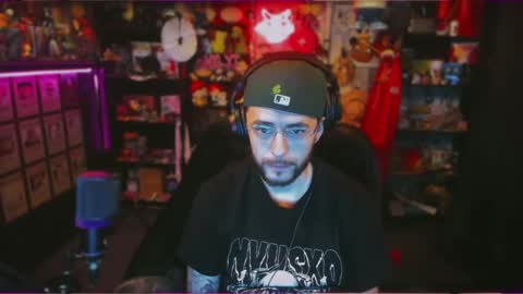 Snapshot of beastbxy chatting on 10.01.25 beast bxy online show from 10.01.25