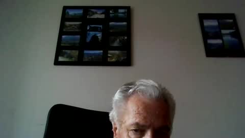 Snapshot of beatli chatting on 10.26.25 Beat online show from 10.26.25