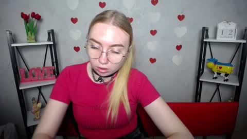 BeatriceFlyy online show from 12.12.24