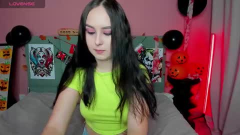 Beatrice 3 online show from 10.26.25