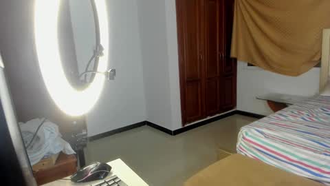 Snapshot of beautifulchleo chatting on 12.24.24 Chleo online show from 12.24.24