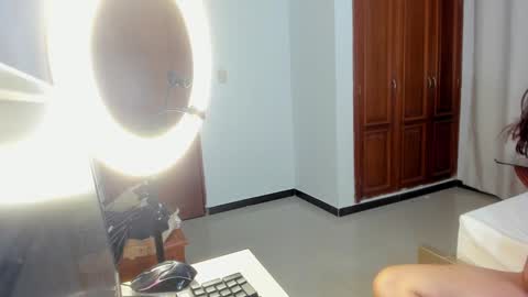 Snapshot of beautifulchleo chatting on 12.28.24 Chleo online show from 12.28.24