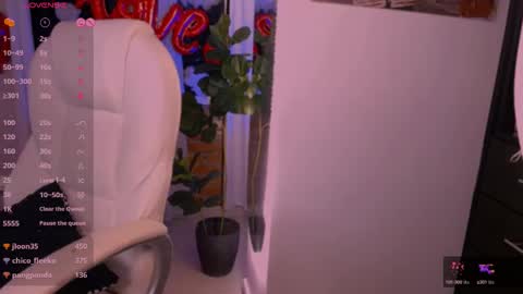 Snapshot of beautifulchleo chatting on 02.15.25 Chleo online show from 02.15.25